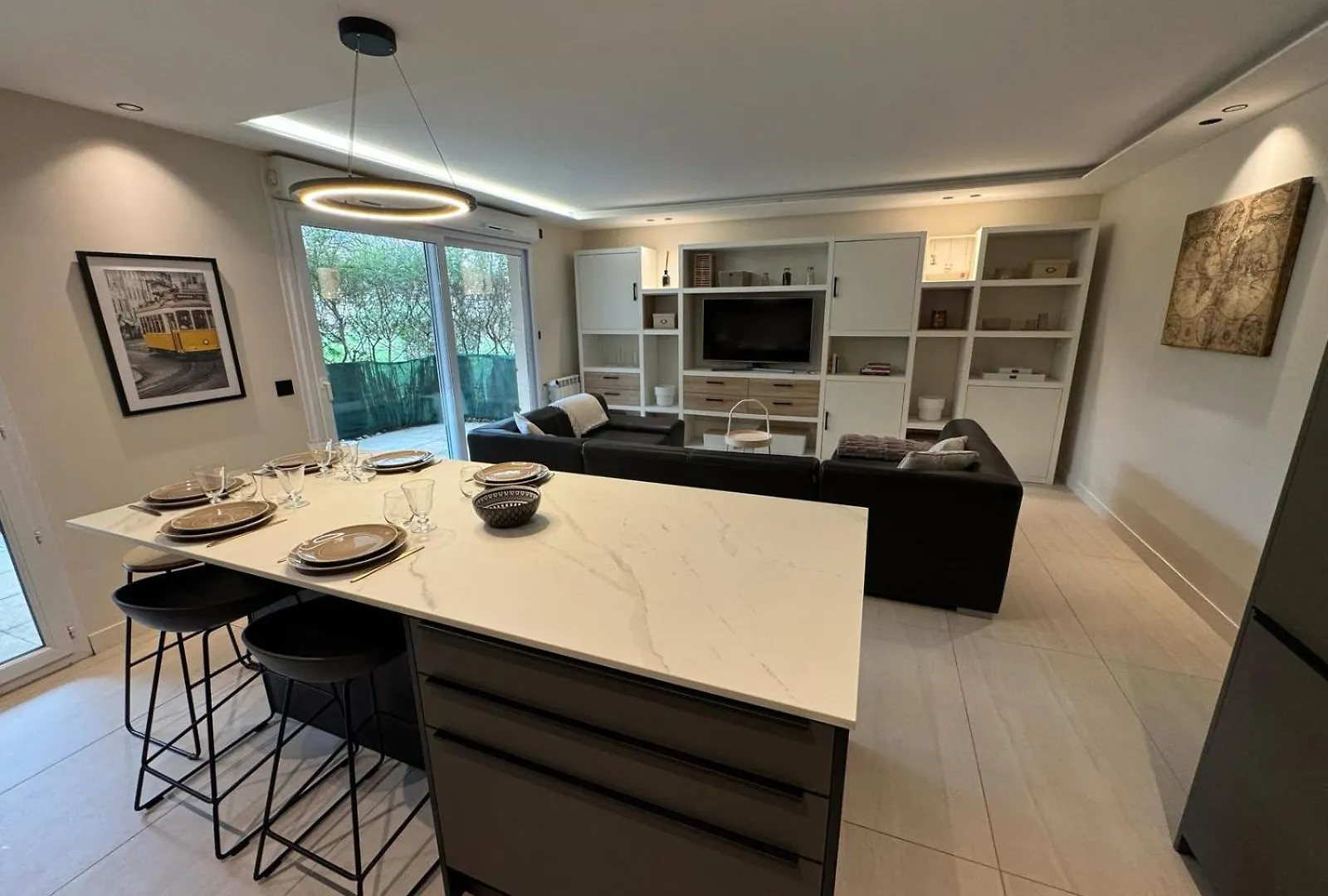 Modern T3 Renovated With New Pool Terrace And Box Apartment Ecully